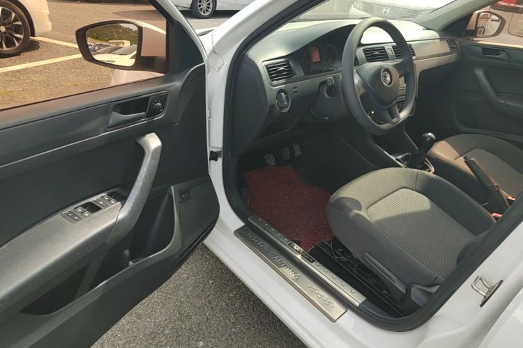Volkswagen Santana 2017 car image #16