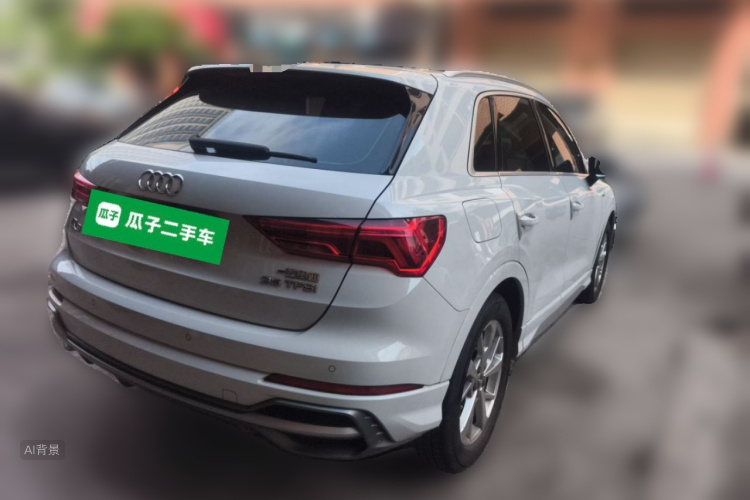 Audi Q3 2019 car image #7