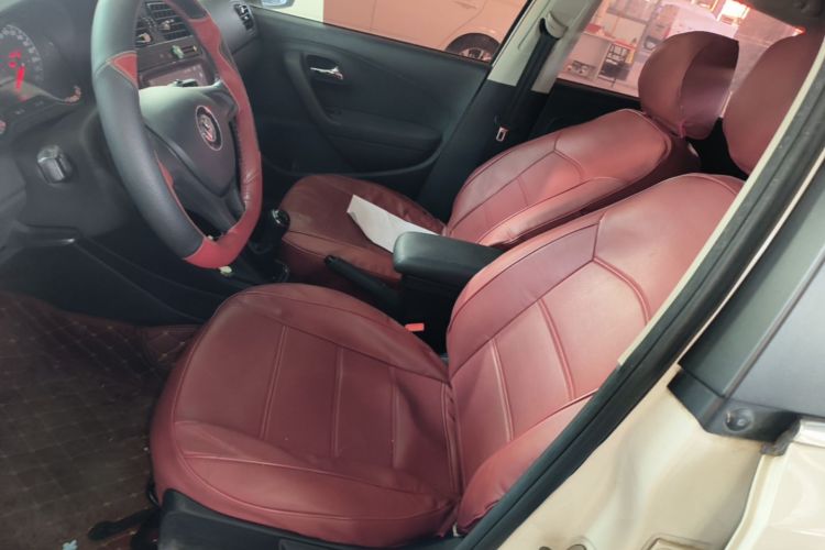 Volkswagen Polo 2018 car image #15