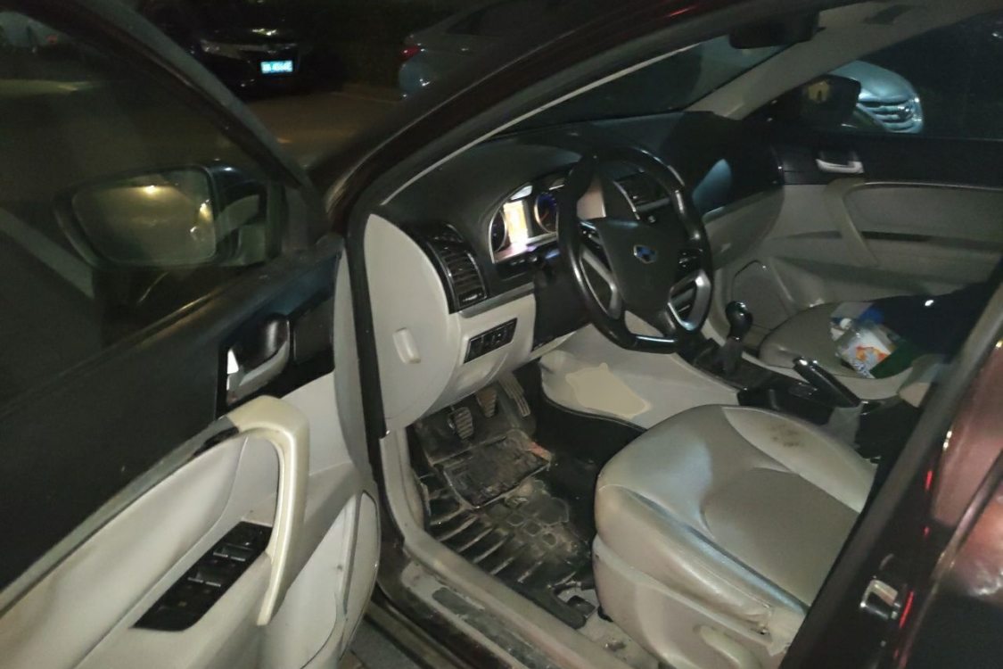 GEELY Emgrand 2014 #23 GEELY Emgrand 2014 car image #23