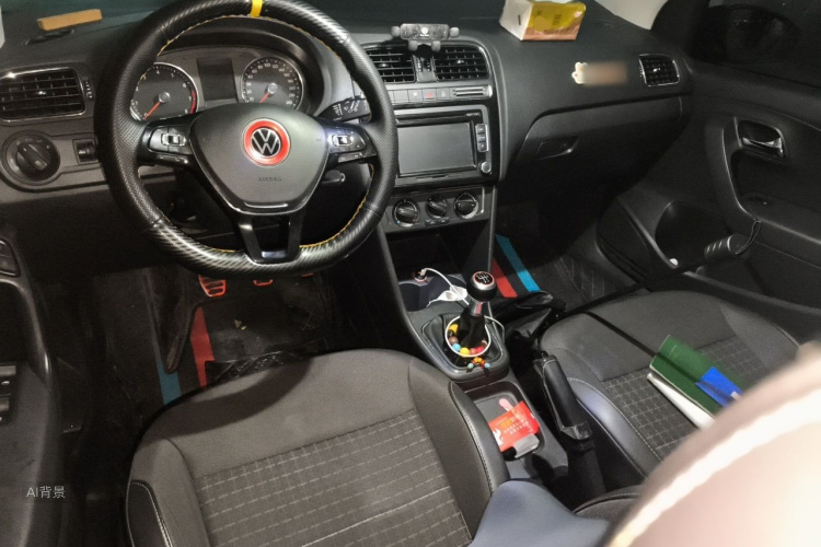 Volkswagen Polo 2015 car image #11