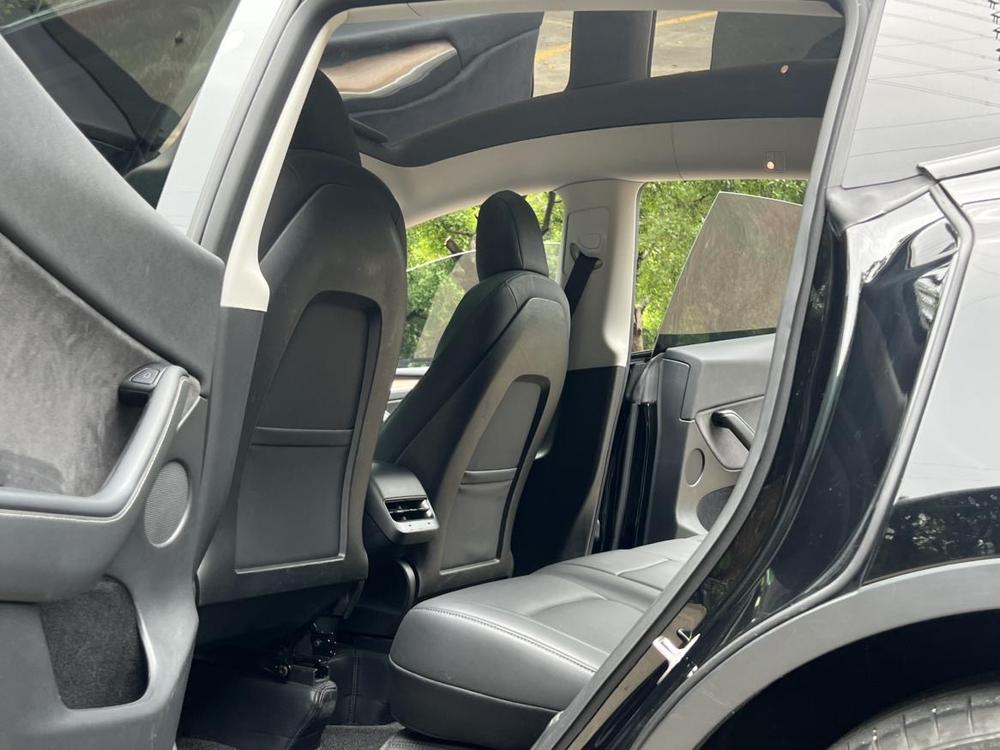 Tesla Model Y 2023 #10 Tesla Model Y 2023 car image #10