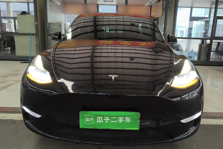 Tesla Model Y 2022 car image #3