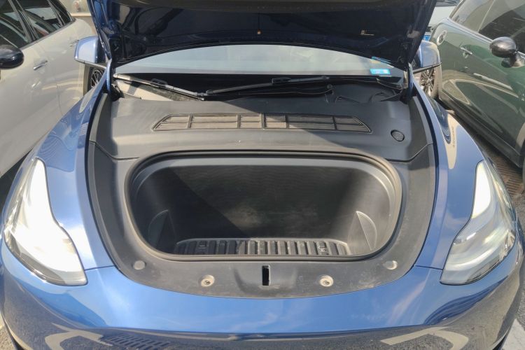 Tesla Model Y 2023 car image #20