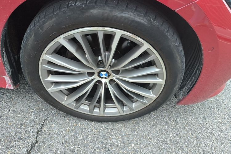 BMW 3 Series 2020 car image #9