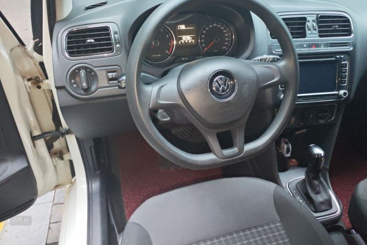 Volkswagen Polo 2015 #12 Volkswagen Polo 2015 car image #12