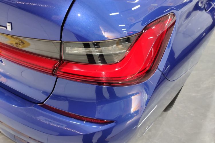 BMW 3 Series 2019 изображение автомобиля #8