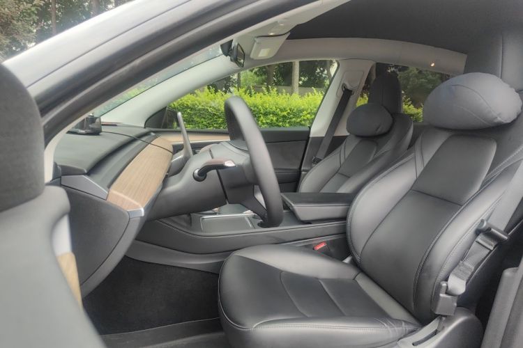 Tesla Model Y 2022 #15 Tesla Model Y 2022 car image #15