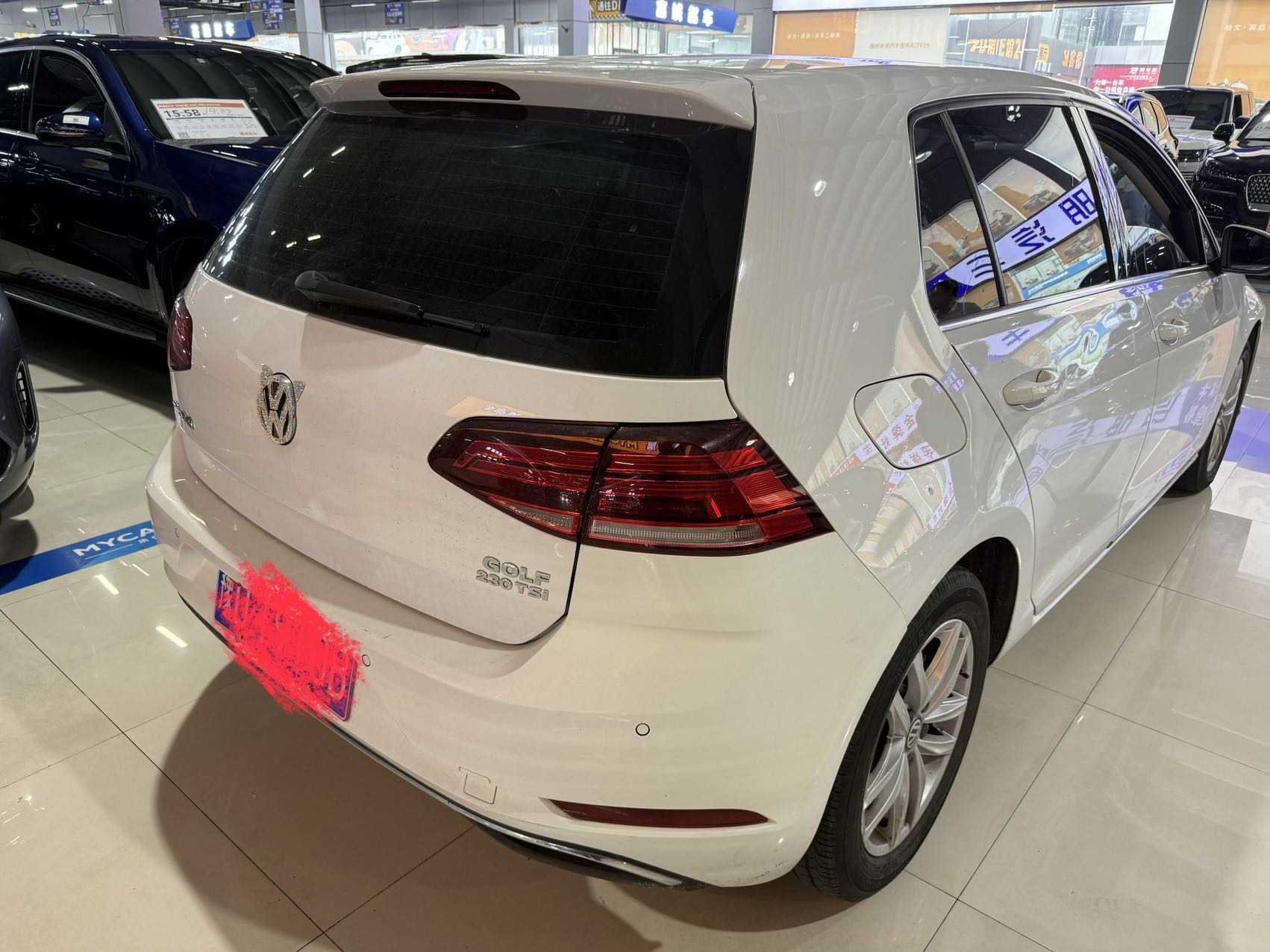 Volkswagen Golf 2018 car image #5