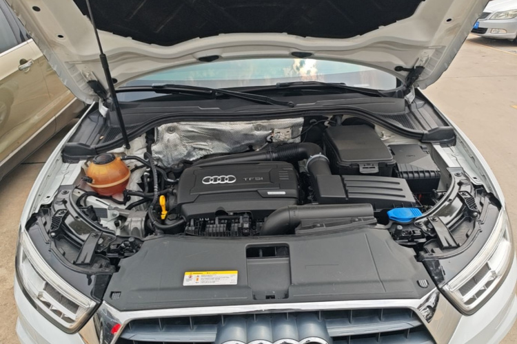 Audi Q3 2019 car image #20