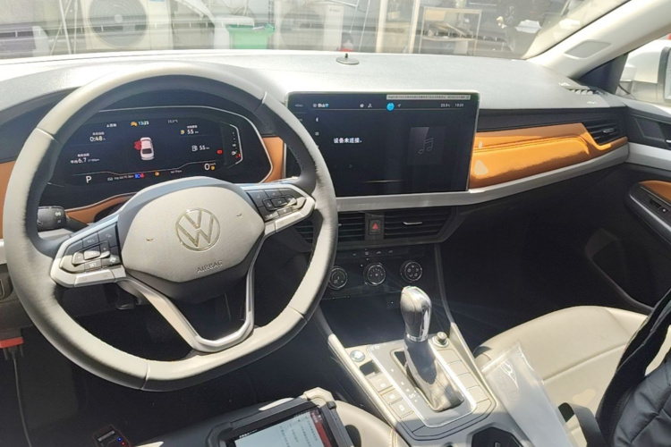 Volkswagen Bora 2025 car image #10
