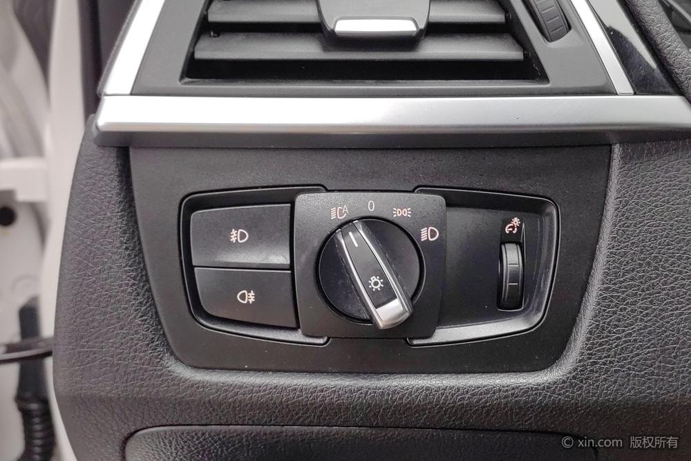 BMW 3 Series 2017 #17 BMW 3 Series 2017 car image #17