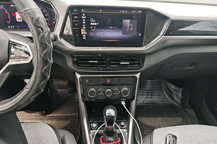 Volkswagen T-Cross 2021 car image #13