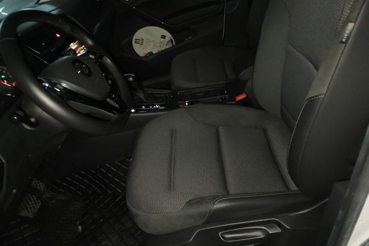 Volkswagen Golf 2020 car image #15