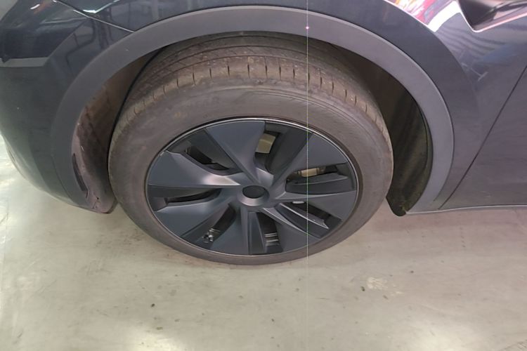 Tesla Model Y 2024 #9 Tesla Model Y 2024 car image #9