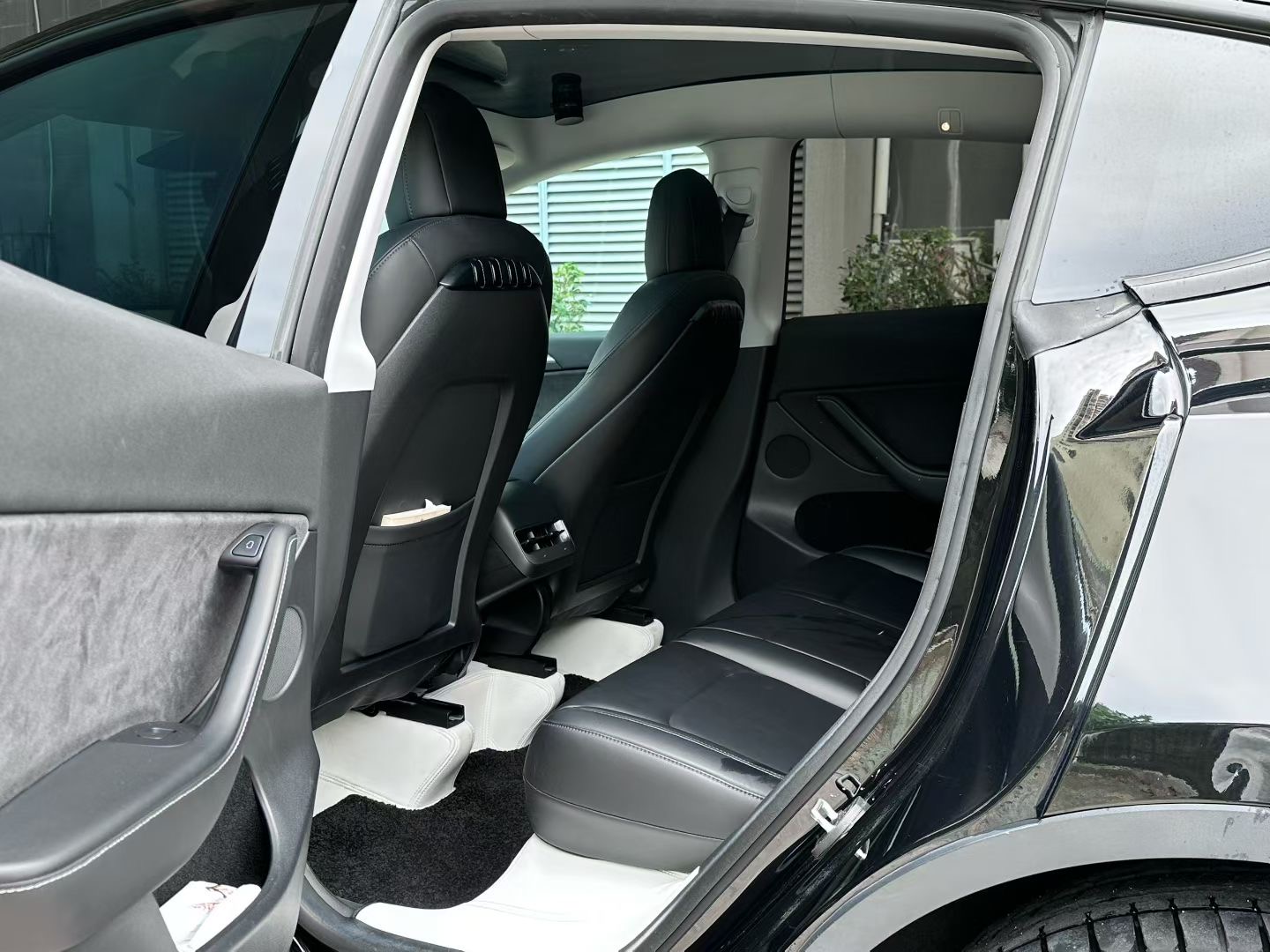 Tesla Model Y 2022 #9 Tesla Model Y 2022 car image #9