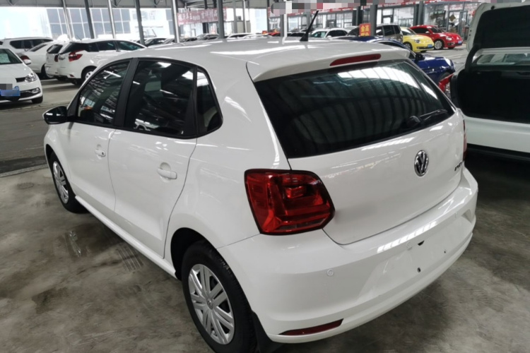 Volkswagen Polo 2017 car image #7