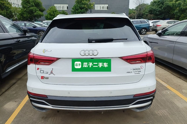 Audi Q3 2020 car image #6