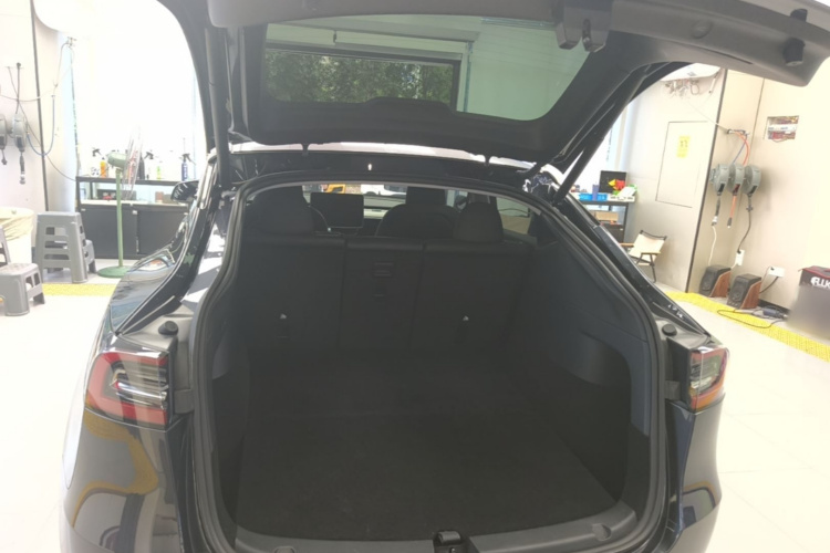 Tesla Model Y 2024 #19 Tesla Model Y 2024 car image #19