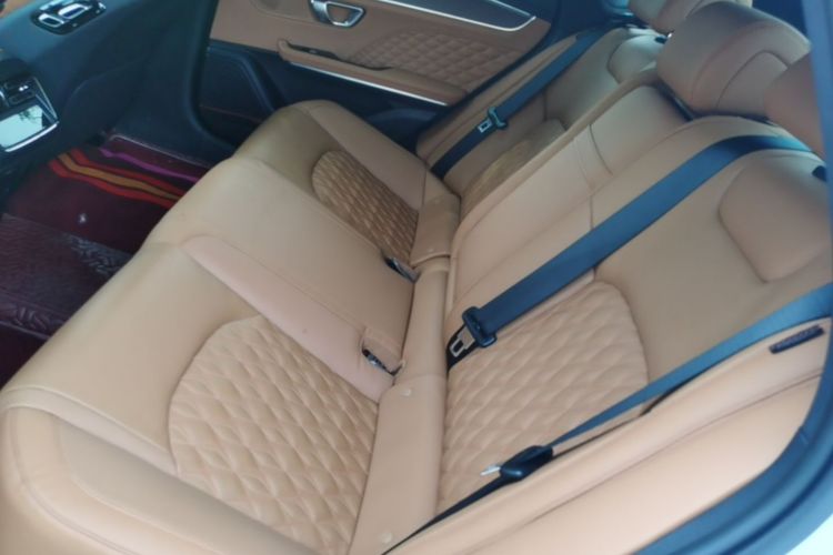 BYD Han 2022 صورة سيارة #17