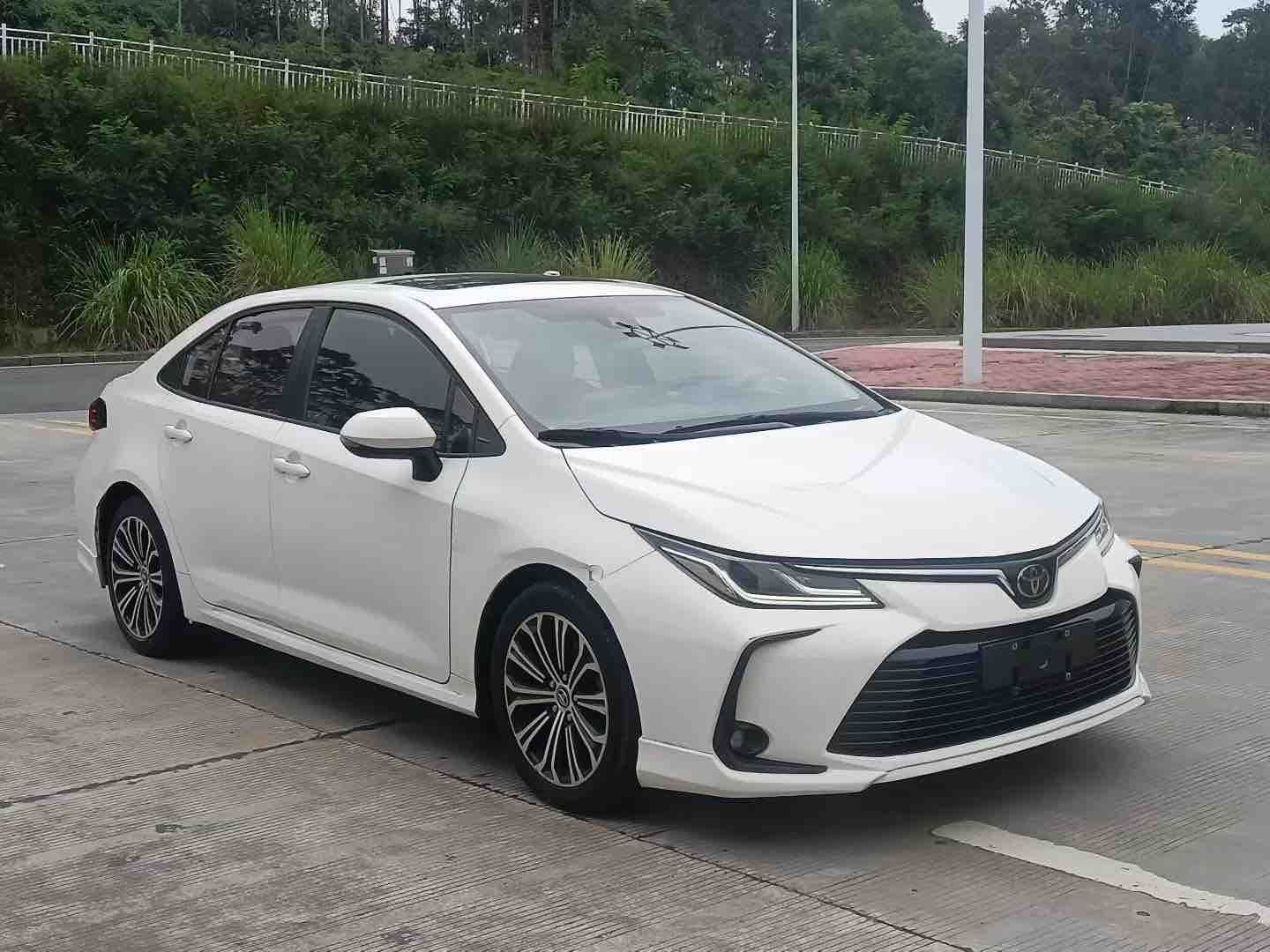 Toyota Corolla 2019 #3 Toyota Corolla 2019 صورة سيارة #3