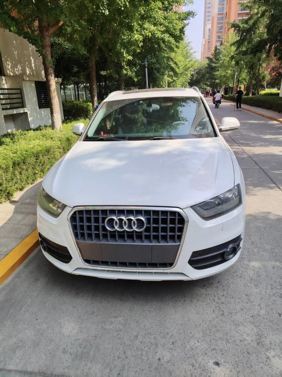 Audi Q3 2013 car image #2