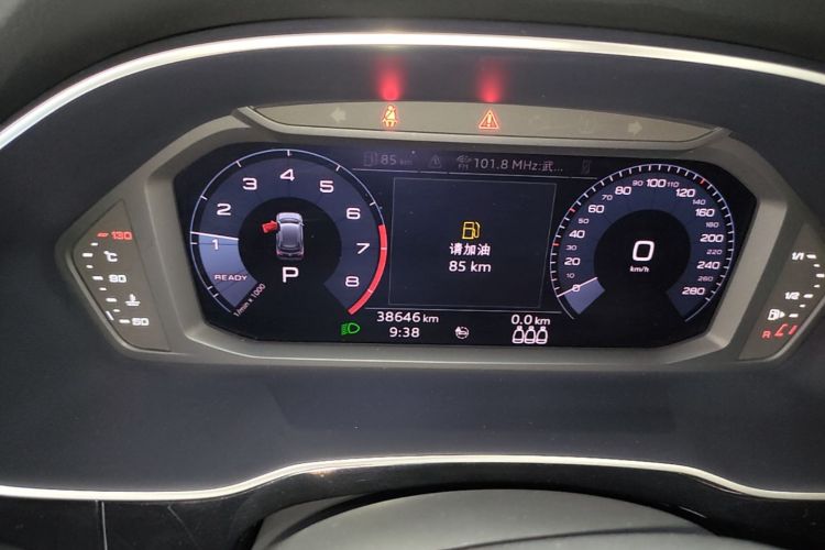 Audi Q3 2021 car image #12