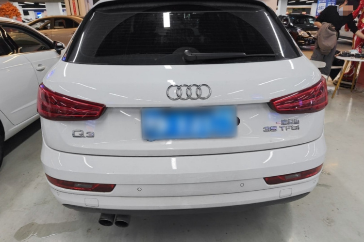 Audi Q3 2017 car image #6