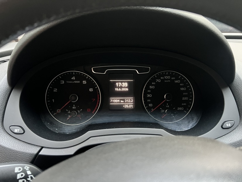 Audi Q3 2013 car image #7