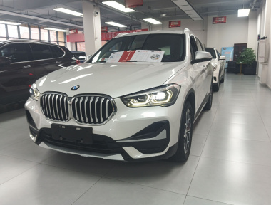 BMW X1 2021 BMW X1 2021 صورة سيارة