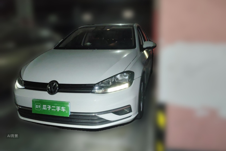 Volkswagen Golf 2018 car image #2
