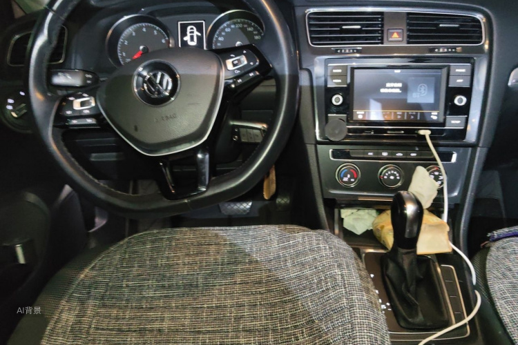 Volkswagen Golf 2018 car image #12