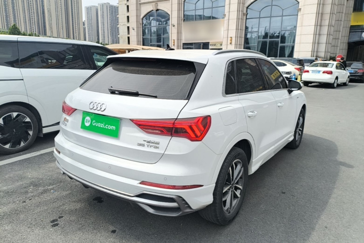 Audi Q3 2022 car image #7