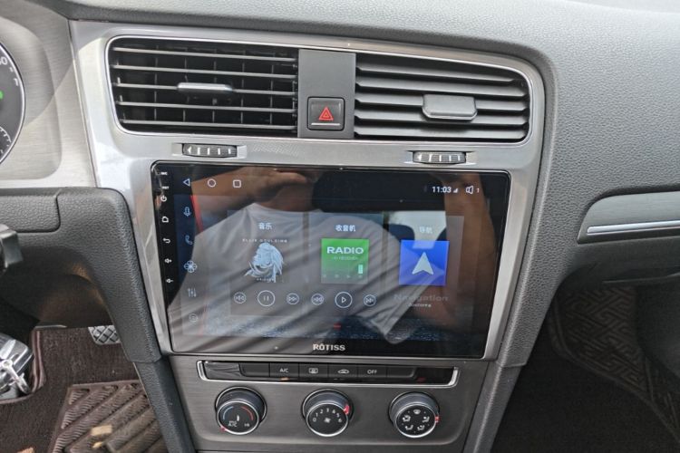 Volkswagen Golf 2015 car image #13