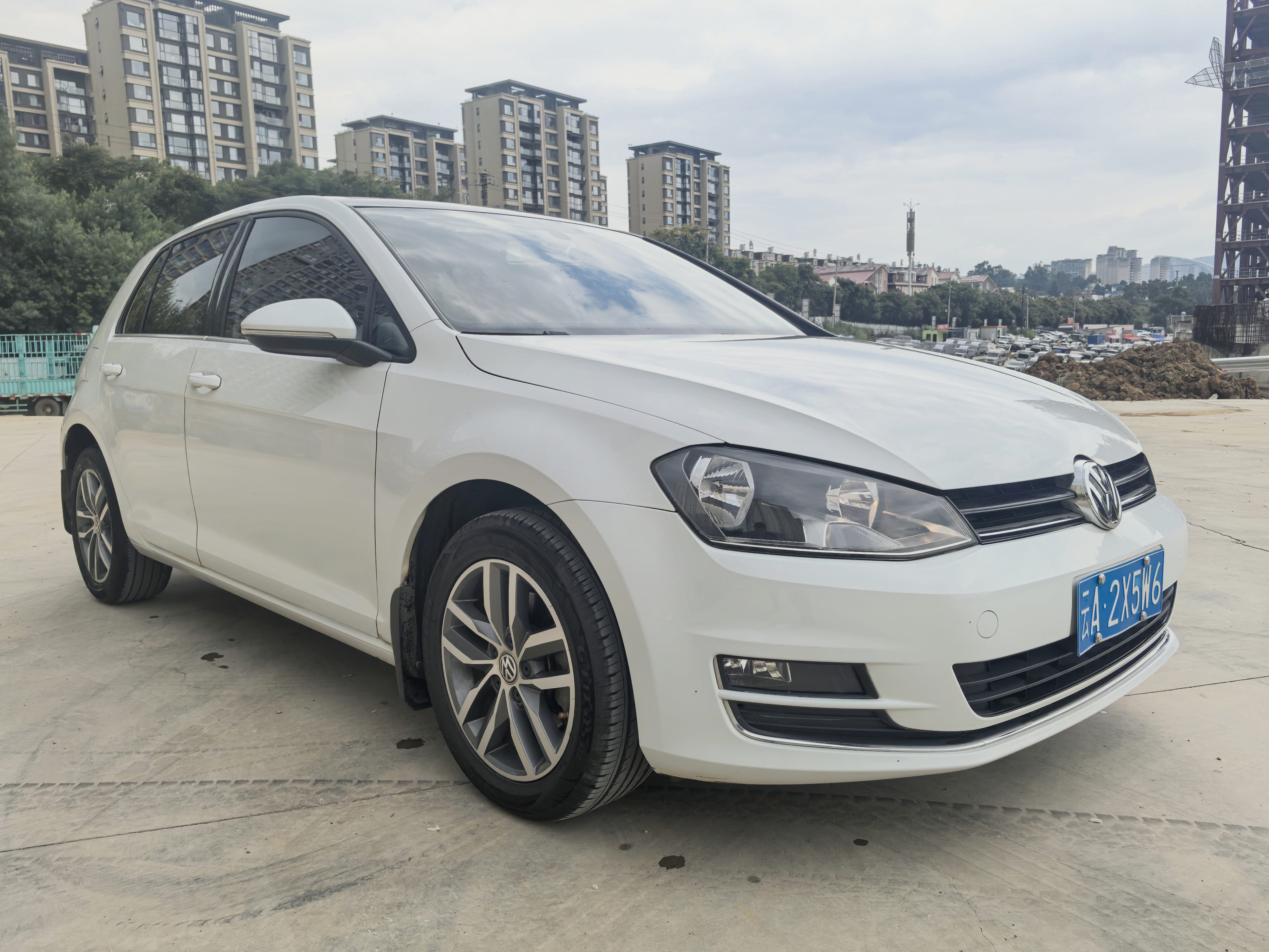 Volkswagen Golf 2015 car image #3