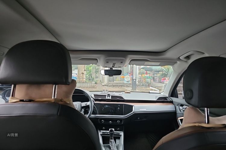 Audi Q3 2021 imagen de coche #20