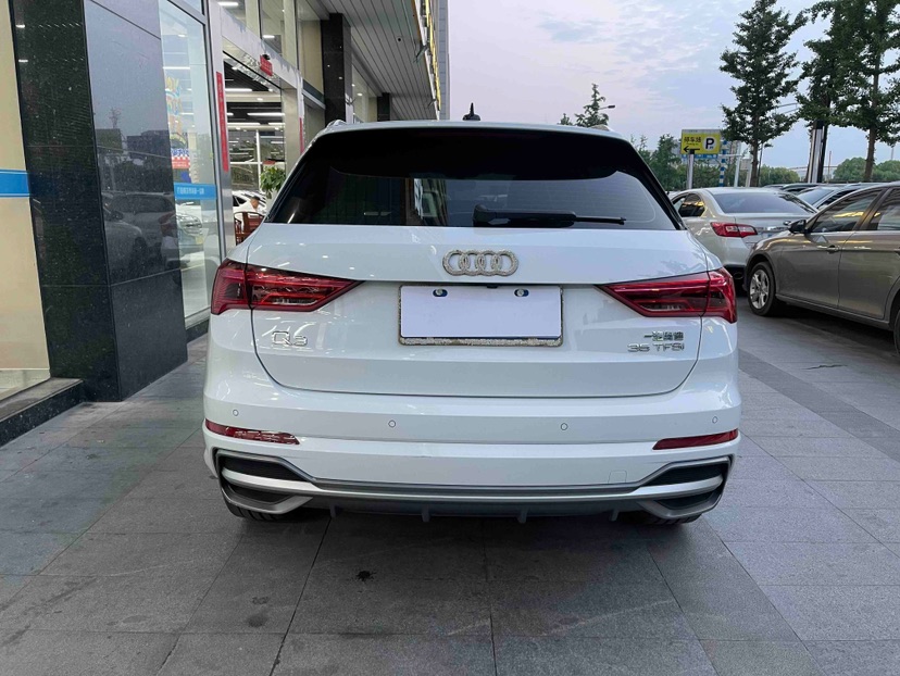 Audi Q3 2023 immagine di auto #4