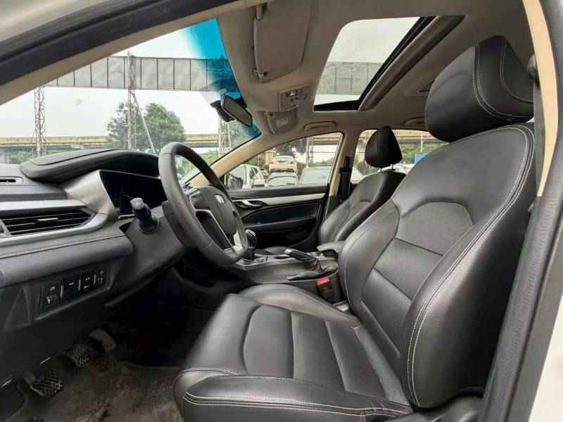 GEELY Emgrand 2019 imagen de coche #7