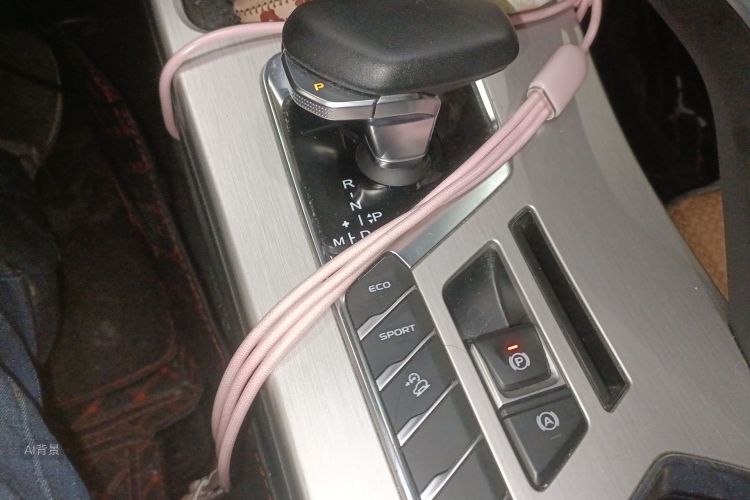 GEELY Coolray 2022 image de voiture #16