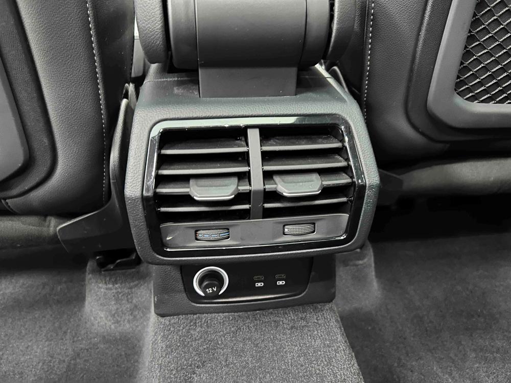 Audi Q3 2022 car image #17