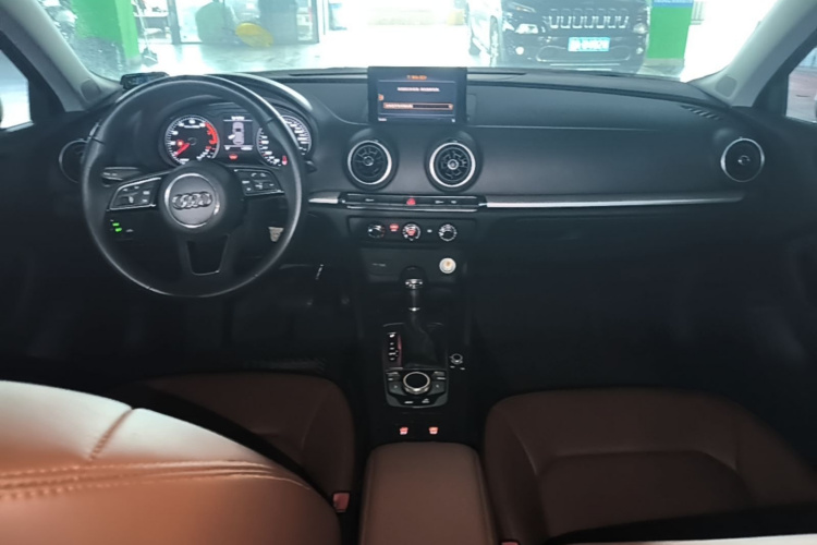 Audi A3 2019 car image #10