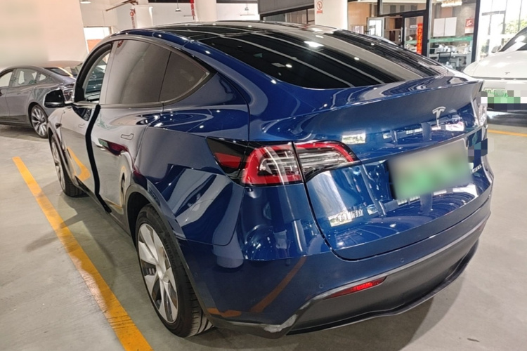 Tesla Model Y 2021 #5 Tesla Model Y 2021 صورة سيارة #5