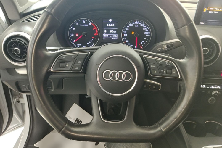 Audi A3 2018 car image #11