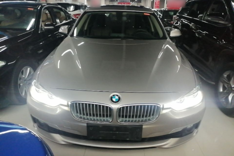 BMW 3 Series 2019 car image #3