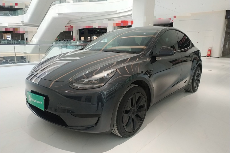Tesla Model Y 2025 #2 Tesla Model Y 2025 car image #2