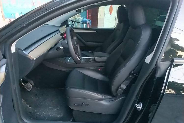 Tesla Model Y 2023 #15 Tesla Model Y 2023 car image #15