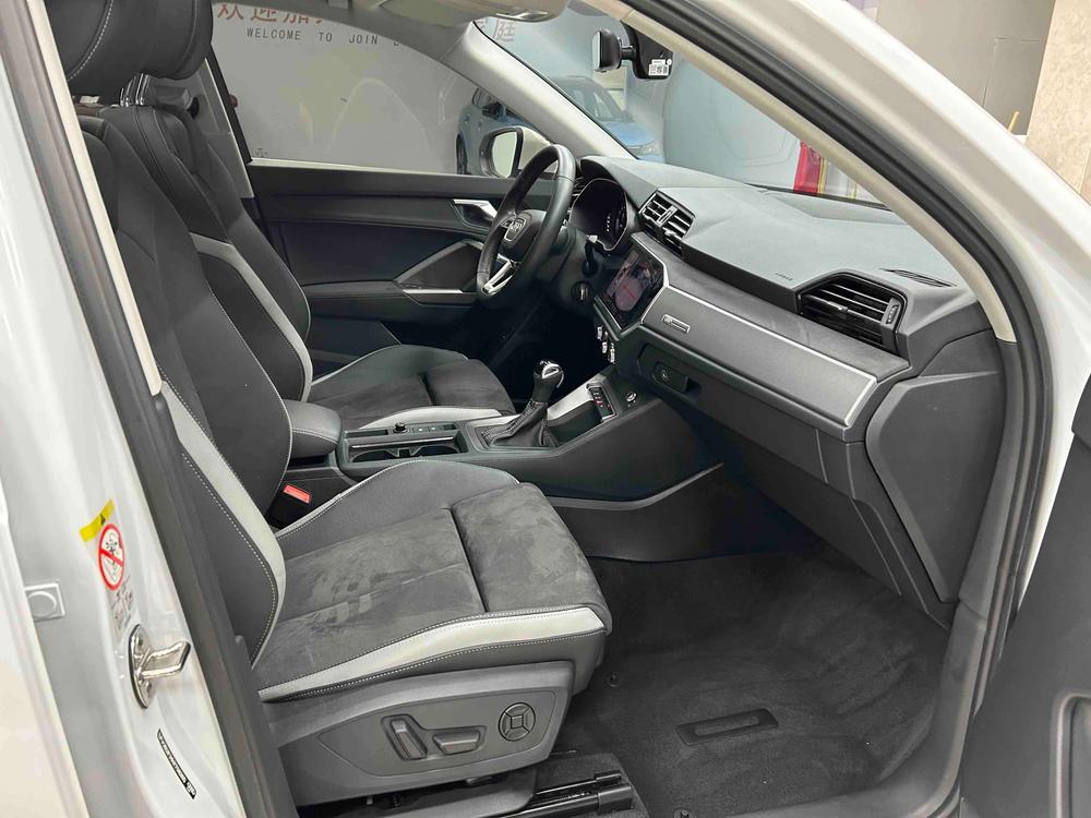 Audi Q3 2022 car image #15
