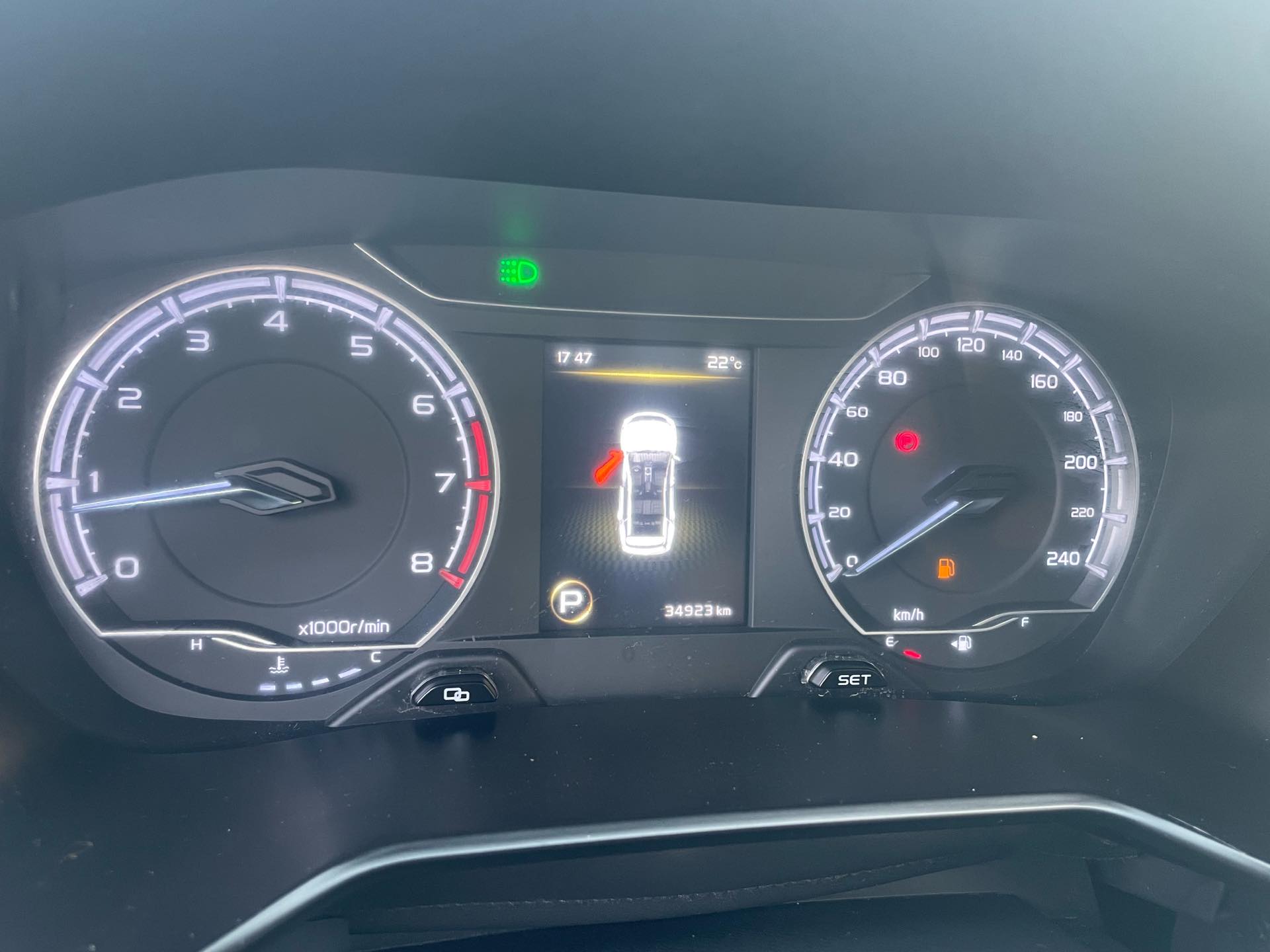 GEELY Vision X6 2022 car image #5