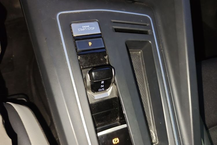 Volkswagen Golf 2021 car image #18