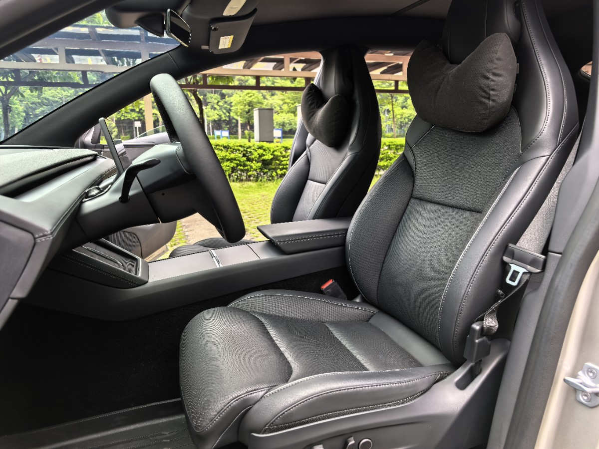 Tesla Model Y L 2025 #5 Tesla Model Y L 2025 immagine di auto #5